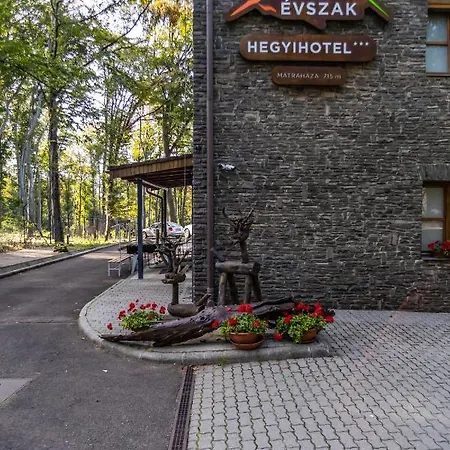 4 évszak Hegyihotel 3*